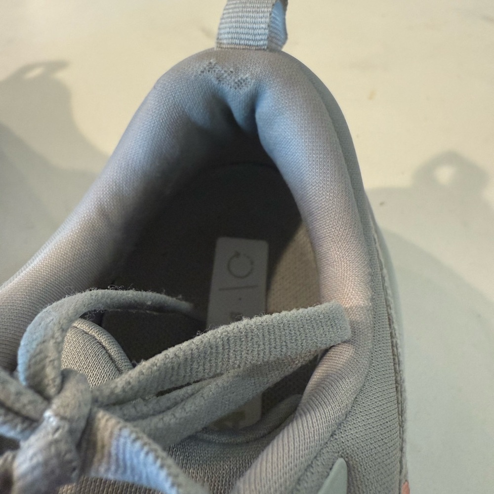 Hoka Women's Athletic Shoe size 7B in Gray and Coral in style W Bondi 8 - Picture 6 of 9